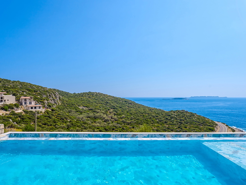  gece  -  Kasım
  | Kaş Yeniköy’de Deniz Manzaralı, Jakuzili Balayı ve Aile Villası – 4 Kişilik Tatil İçin İdeal Seçim